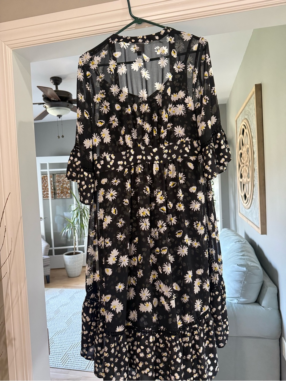 CABI Floral Daisy Midi Dress in Black Size M